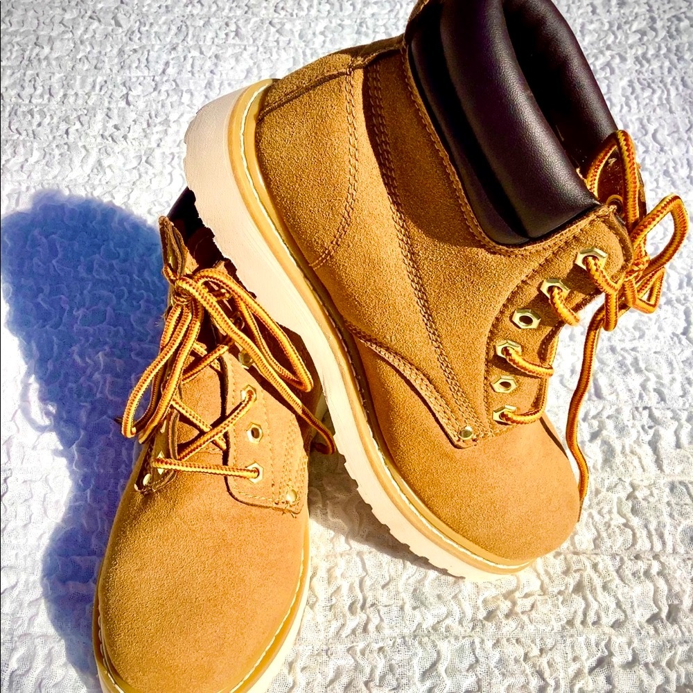 NWOB Itasca Steel Toe Faux Suede Ankle Work Boots